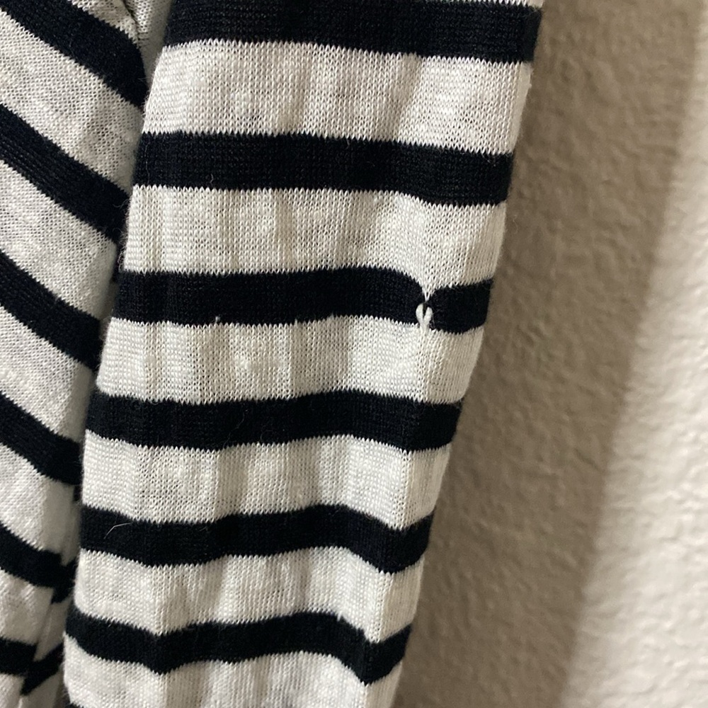 🛍️Soft Surroundings Striped fun Black and White patterned  Women's Top! - Picture 7 of 8